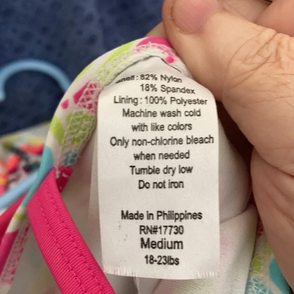 FINAL MARKDOWN Little girls swimsuit medium 18-23 pounds